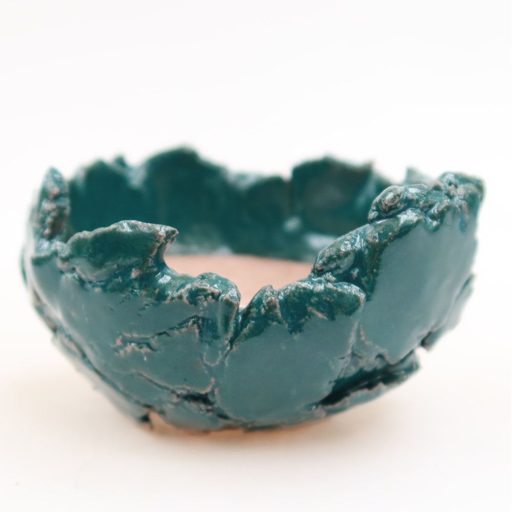 Ceramic Shell, 9 x 8 x 5 cm, green