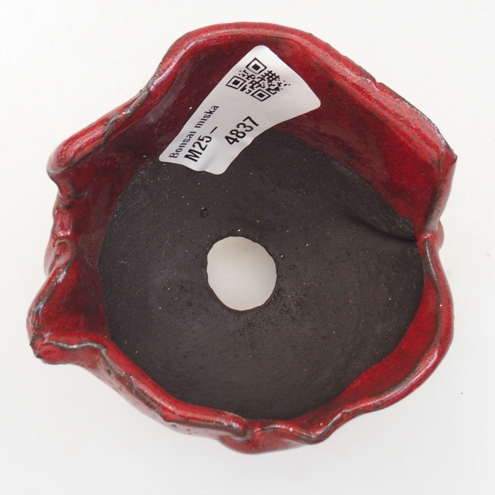 Ceramic shell 7,5 x 7,5 x 6 cm, color red