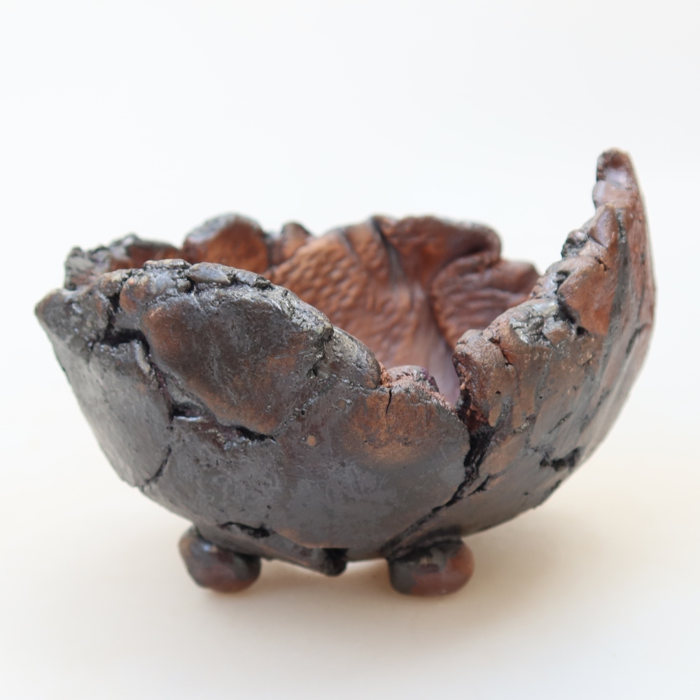 Ceramic Shell  11 x 10 x 7 cm, brown