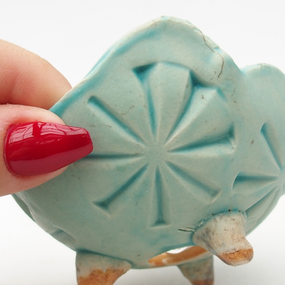 Ceramic shell 8,5 x 8 x 5 cm , colour blue