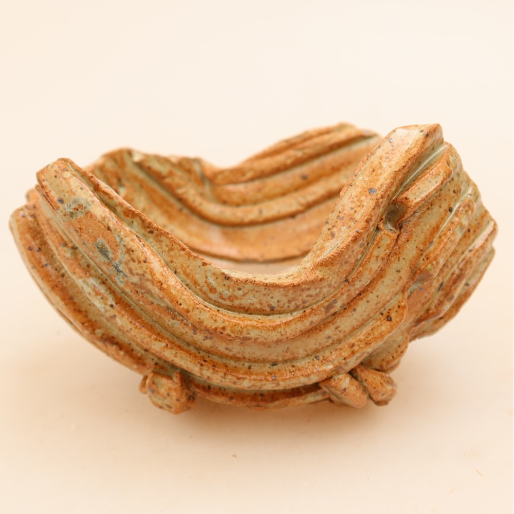 Ceramic Shell, 9 x 8.5 x 5.5 cm, beige