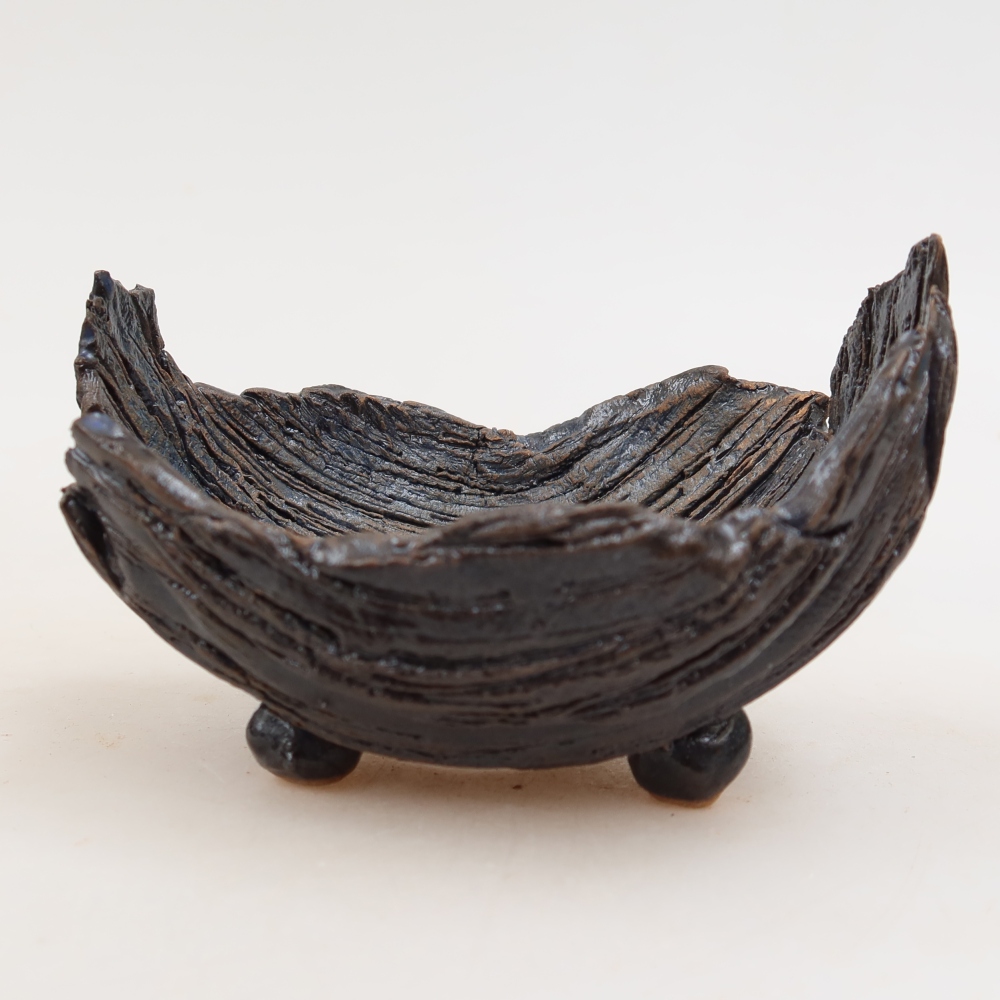 Ceramic Shell  10.5 x 8.5 x 6.5 cm, black-green