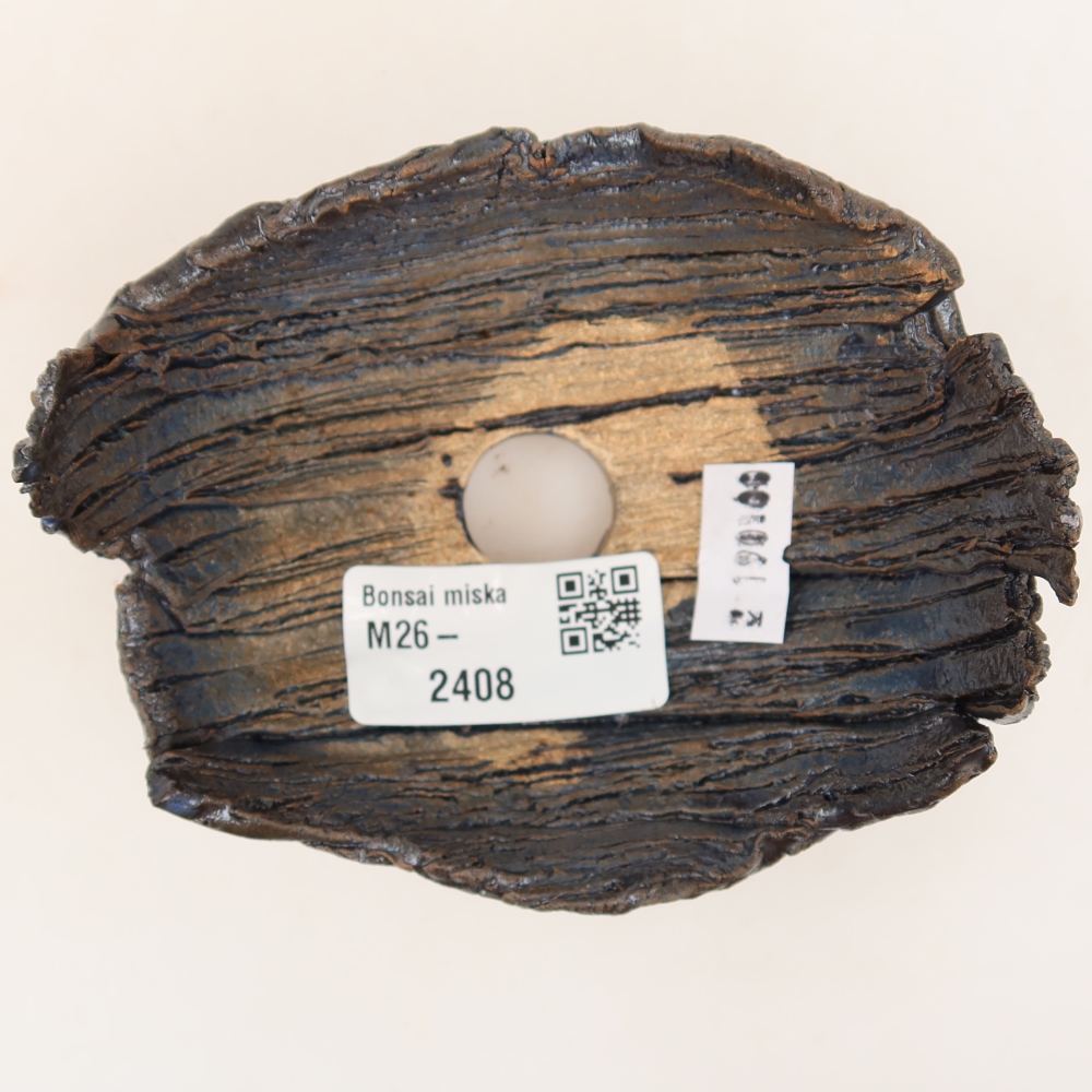 Ceramic Shell  10.5 x 8.5 x 6.5 cm, black-green