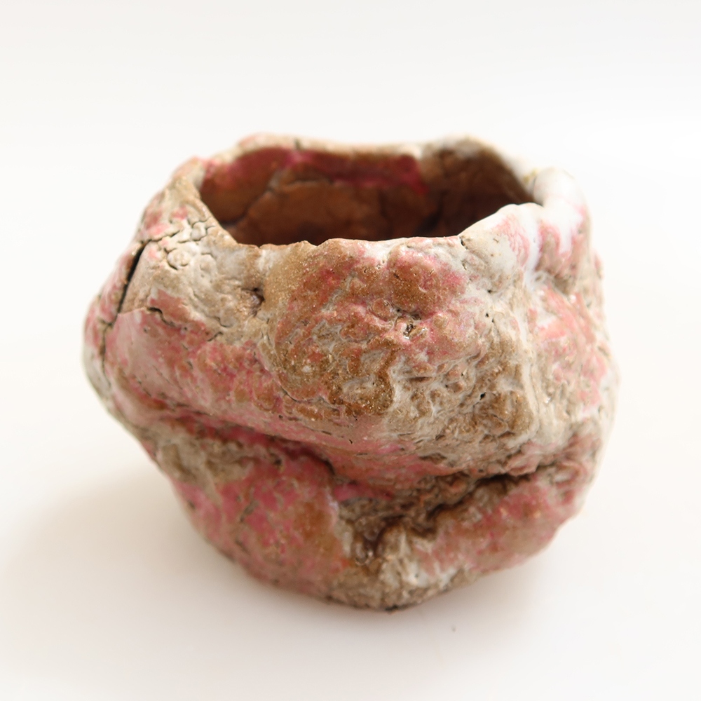 Ceramic Eggshell  4 x 4 x 5 cm, pink