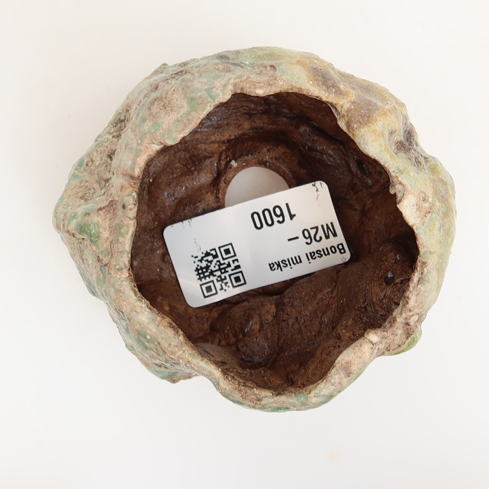 Ceramic Eggshell, 5.5 x 5.5 x 5.5 cm, green