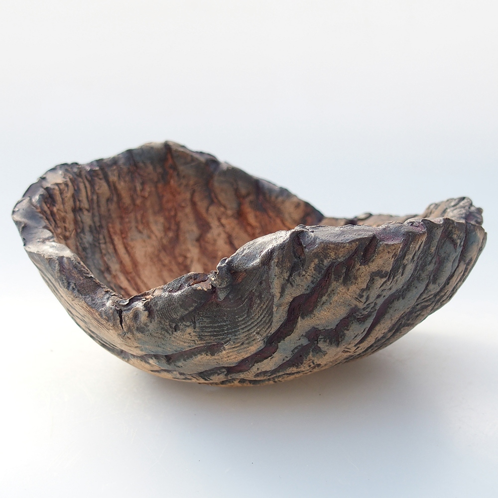 Ceramic shell 13 x 12,5 x 7 cm , colour purple