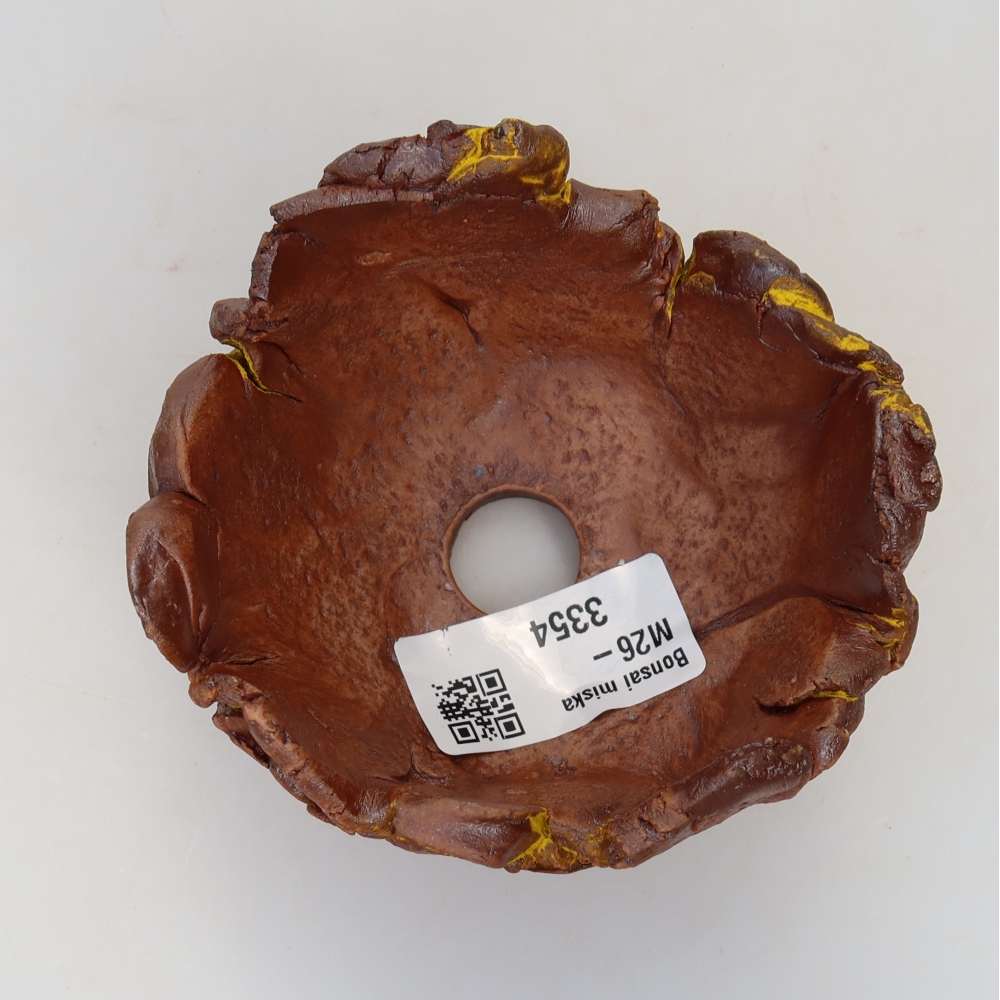 Ceramic Eggshell, 9.5 x 9 x 6 cm, yellow