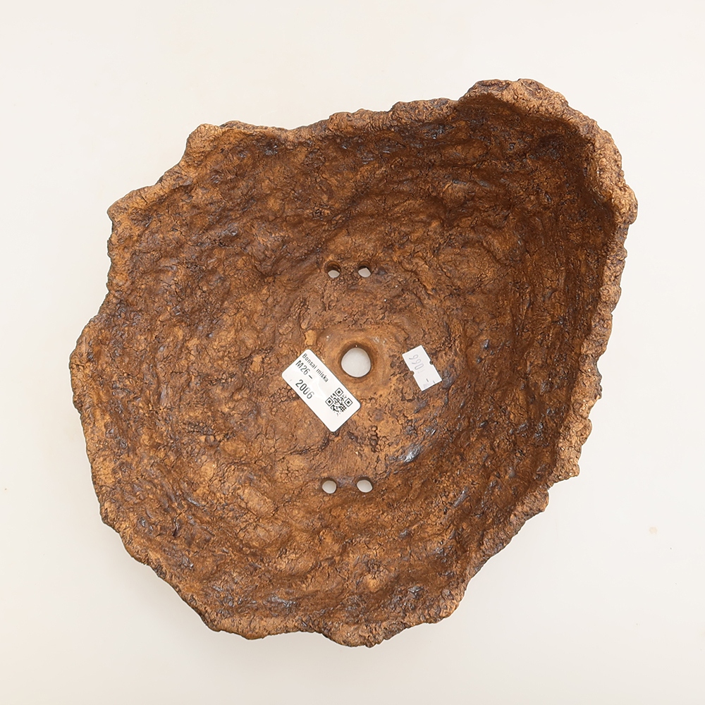 Ceramic Shell, 22 x 19 x 17 cm, brown