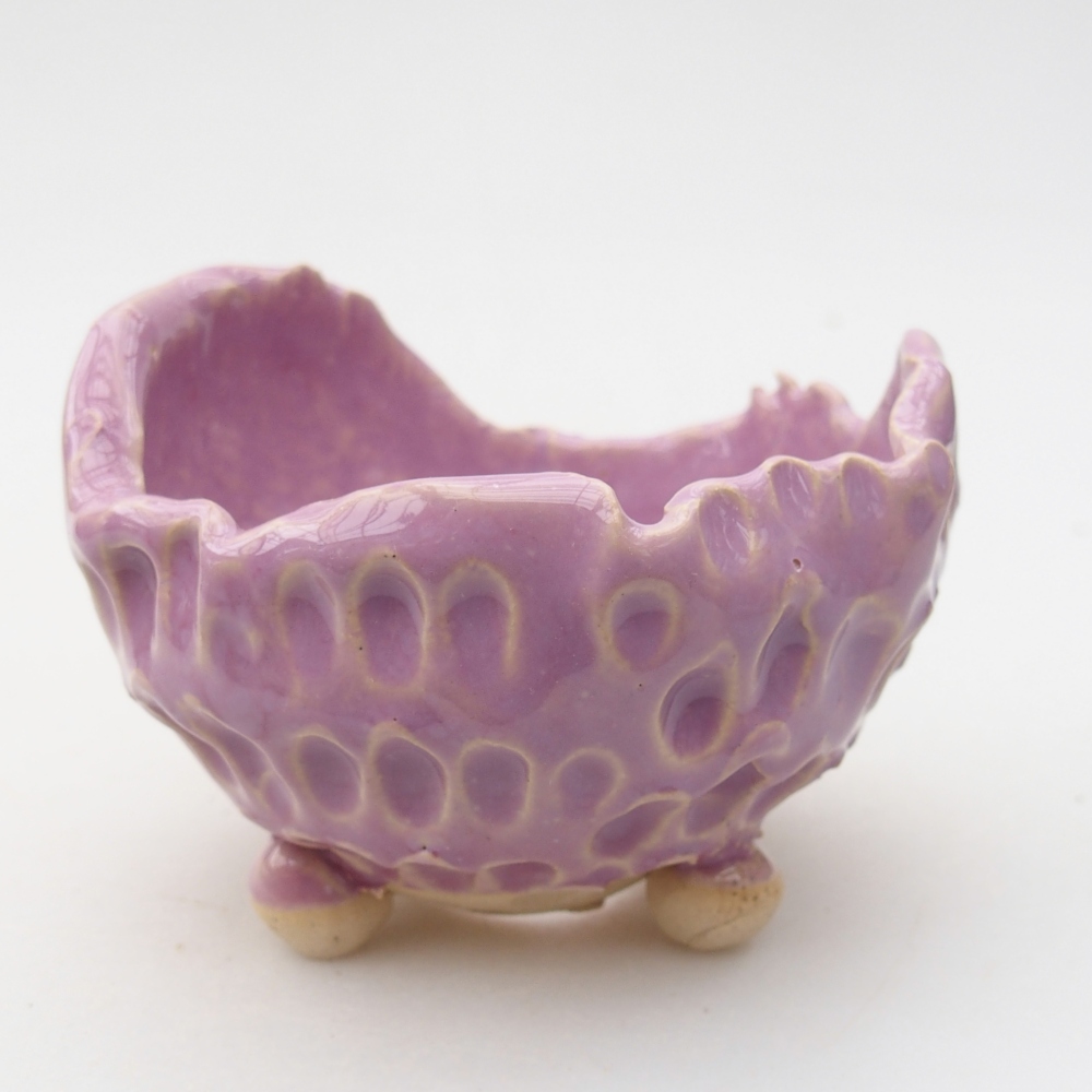 Ceramic shell 8,5 x 8 x 6,5 cm , colour purple