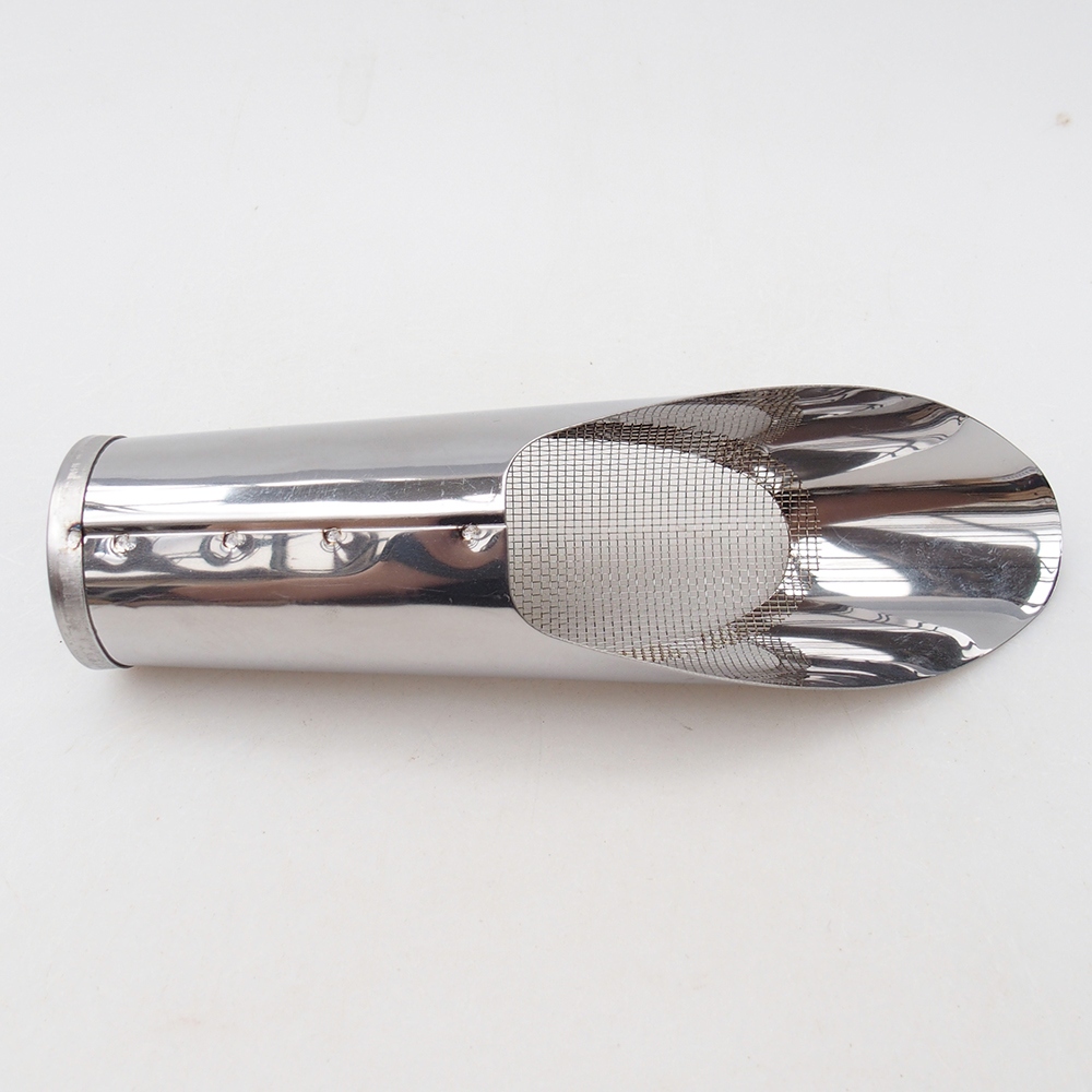 Soil trowel with sieve