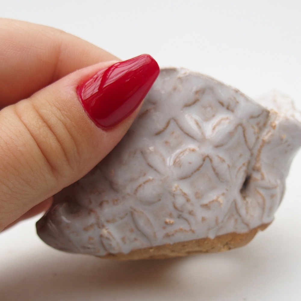 Ceramic Shell 8 x 7 x 4,5 cm , colour white