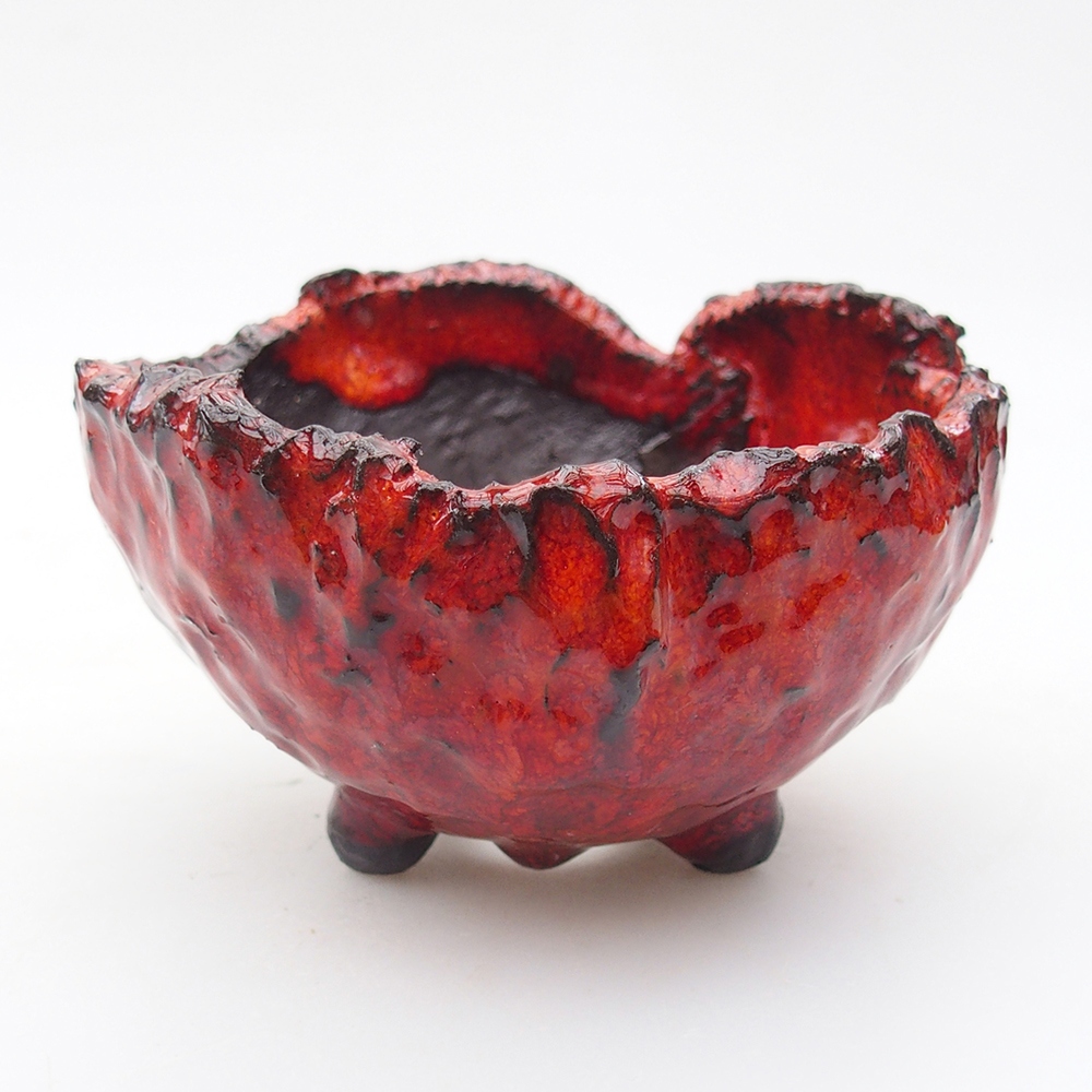 Ceramic shell 10 x 10 x 6,5 cm , colour red