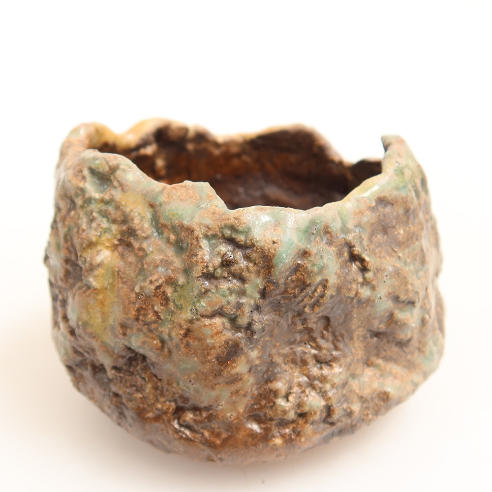 Ceramic Eggshell  6 x 5.5 x 5.5 cm, green