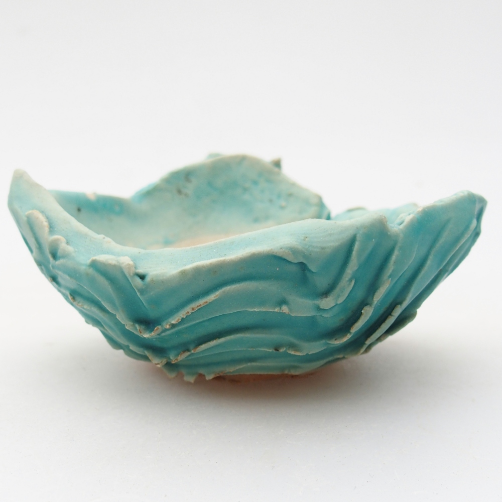Ceramic shell 8,5 x 8 x 4 cm , colour blue
