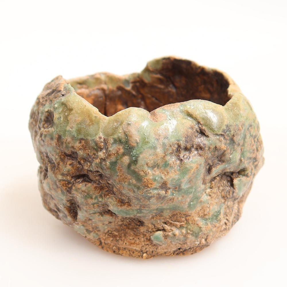 Ceramic Shell  6 x 5.5 x 5 cm, green