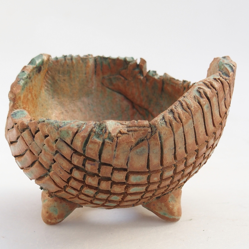 Ceramic Shell 10 x 9,5 x 7,5 cm , colour brown-green