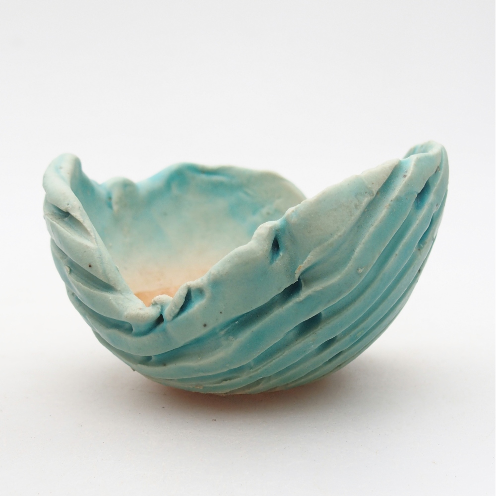 Ceramic Shell 8,5 x 8 x 5,5 cm , colour blue