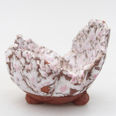 Ceramic Shell 6 x 4.5 x 4.5 cm, white pink color - 1
