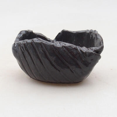 Ceramic shell 7.5 x 7 x 4.5 cm, gray color - 1
