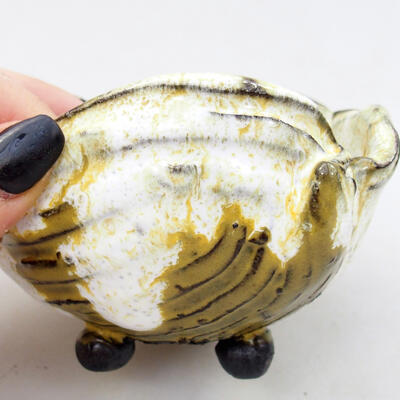 Ceramic Shell 9 x 8 x 6.5 cm, color yellow-white - 2